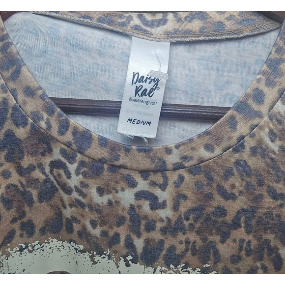 Women's Daisy Rae Brown Leopard Print Pray Short Sleeve Tee M - Picture 4 of 4
